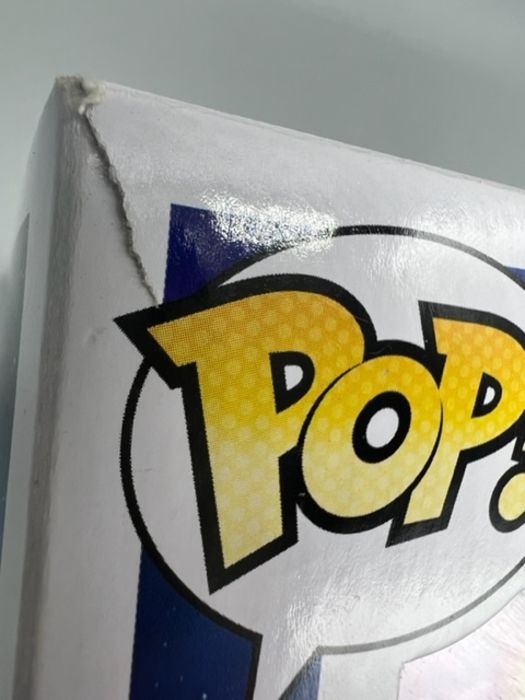 #425 Captain Marvel (Masked) Chase - Marvel Captain M Box Damaged Funko POP