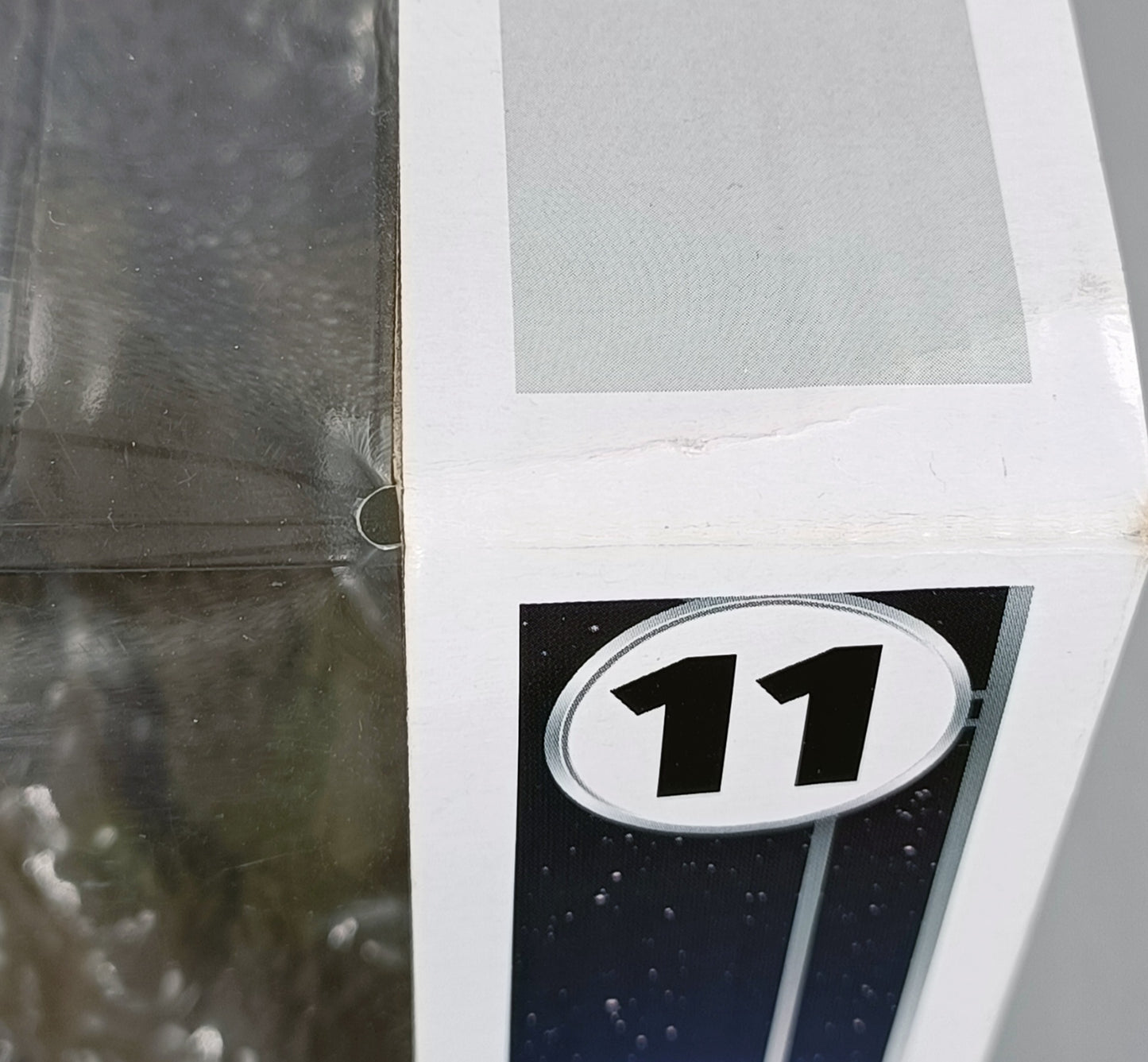 11 Dagobah Yoda with Hut - Town - Star Wars - Box Damaged Funko POP