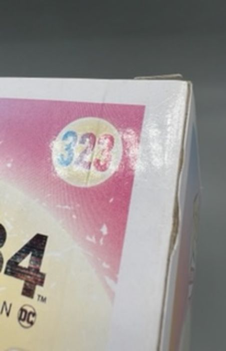 323 Wonder Woman (Golden Armor) - DC WW84 Funko POP - Box Damaged