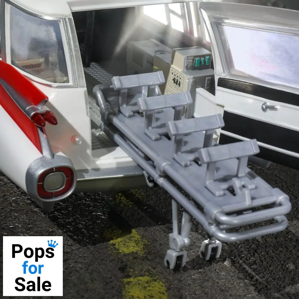 Ghostbusters Plasma Series Vehicle 1/18 Ecto-1 (1984) Action figures