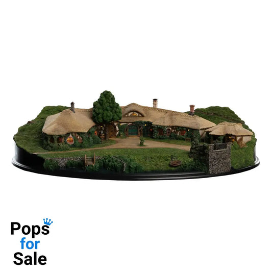 Lord of the Rings Statue The Green Dragon Inn