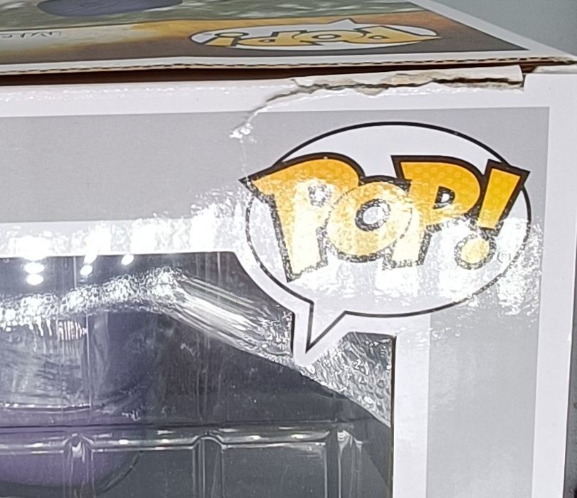 698 Captain America vs. Thanos Movie Moment Marvel Avengers Infinity War Funko POP - Box Damaged