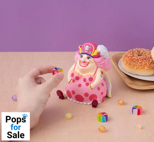 One Piece Look Up PVC Statue Big Mom 11 cm