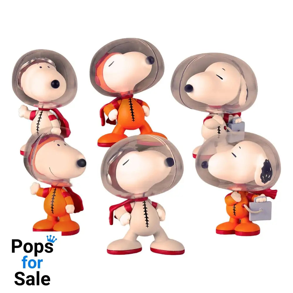 Peanuts Figures Worlds Beyond Snoopy Capsule Display (6)