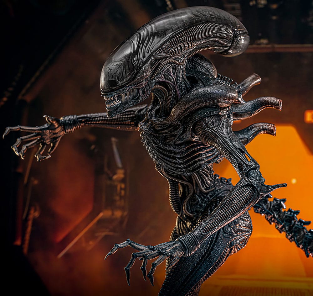 Alien: Romulus Movie Masterpiece Action Figure 1/6 Scorched Xenomorph 44 cm Action figures