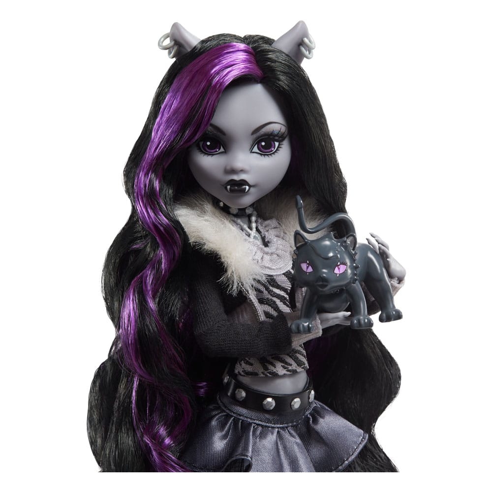 Monster High Reel Drama Doll Clawdeen Wolf in Black And White Dolls