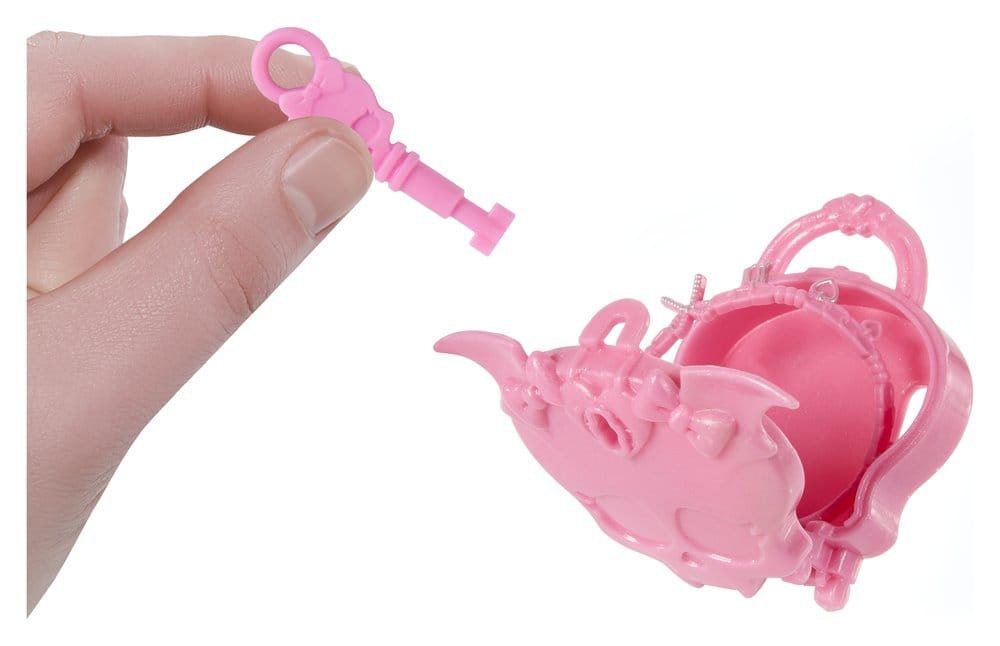 Monster High Skulltimate Secrets Doll Destination: Gore-geous Oasis - Draculaura