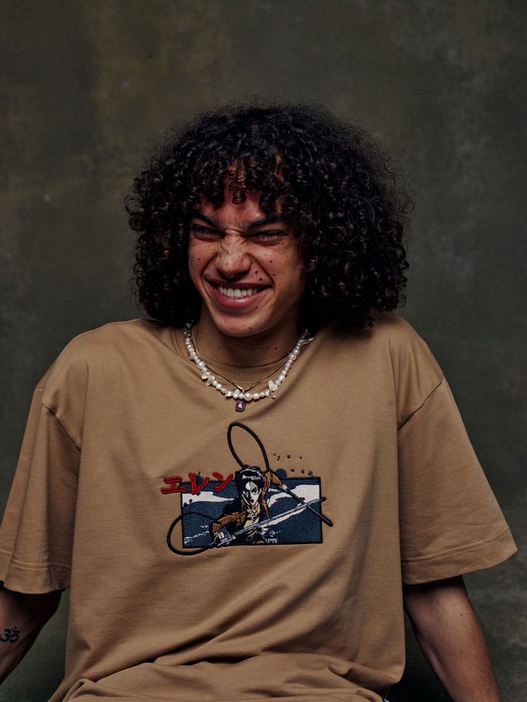 Attack on Titan T-Shirt Graphic Beige Size S