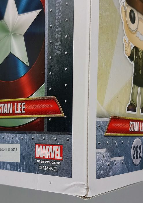 #282 Stan Lee (General) - Marvel Captain America Box Damaged Funko POP