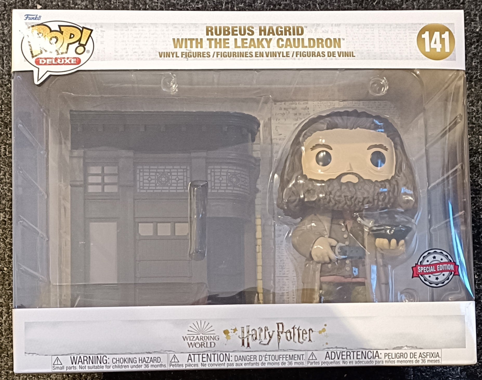 141 Rubeus Hagrid (The Leaky Cauldron) Deluxe Harry Potter Funko POP