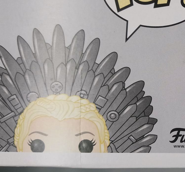 #75 Daenerys Targaryen (Iron Throne) Deluxe Game of T Box Damaged Funko POP