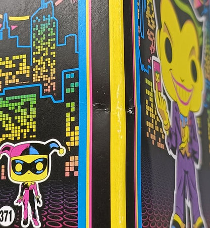 370 The Joker (Blacklight) DC Batman The Animated Series Funko POP - Box Damaged