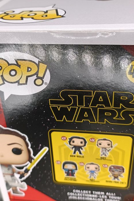#432 Rey (Yellow Lightsaber) - Star Wars - Box Damaged Funko POP