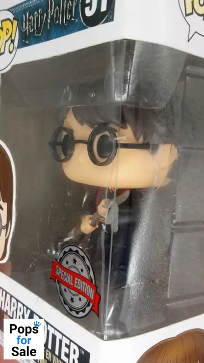 #51 Harry Potter (w/ Firebolt) - Harry Potter - Box Damaged Funko POP