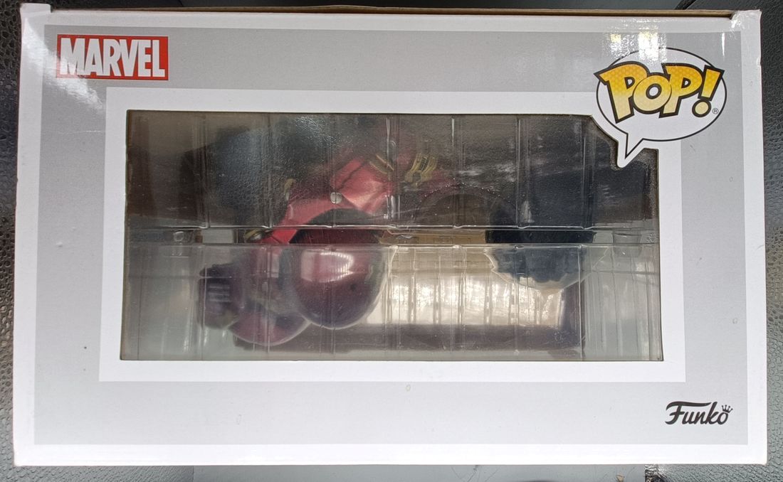 #394 Hulkbuster vs. Hulk - Movie Moment - Marvel - 2018 Con Funko POP