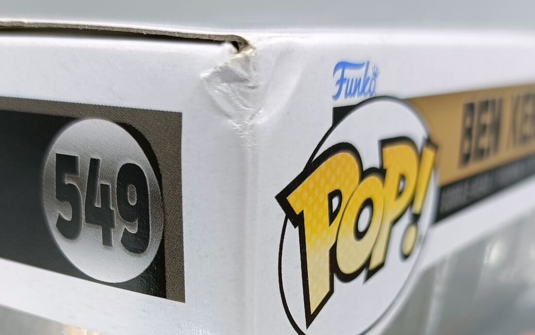 #549 Ben Kenobi on Eopie - Deluxe  Star Wars  - Box Damaged Funko POP