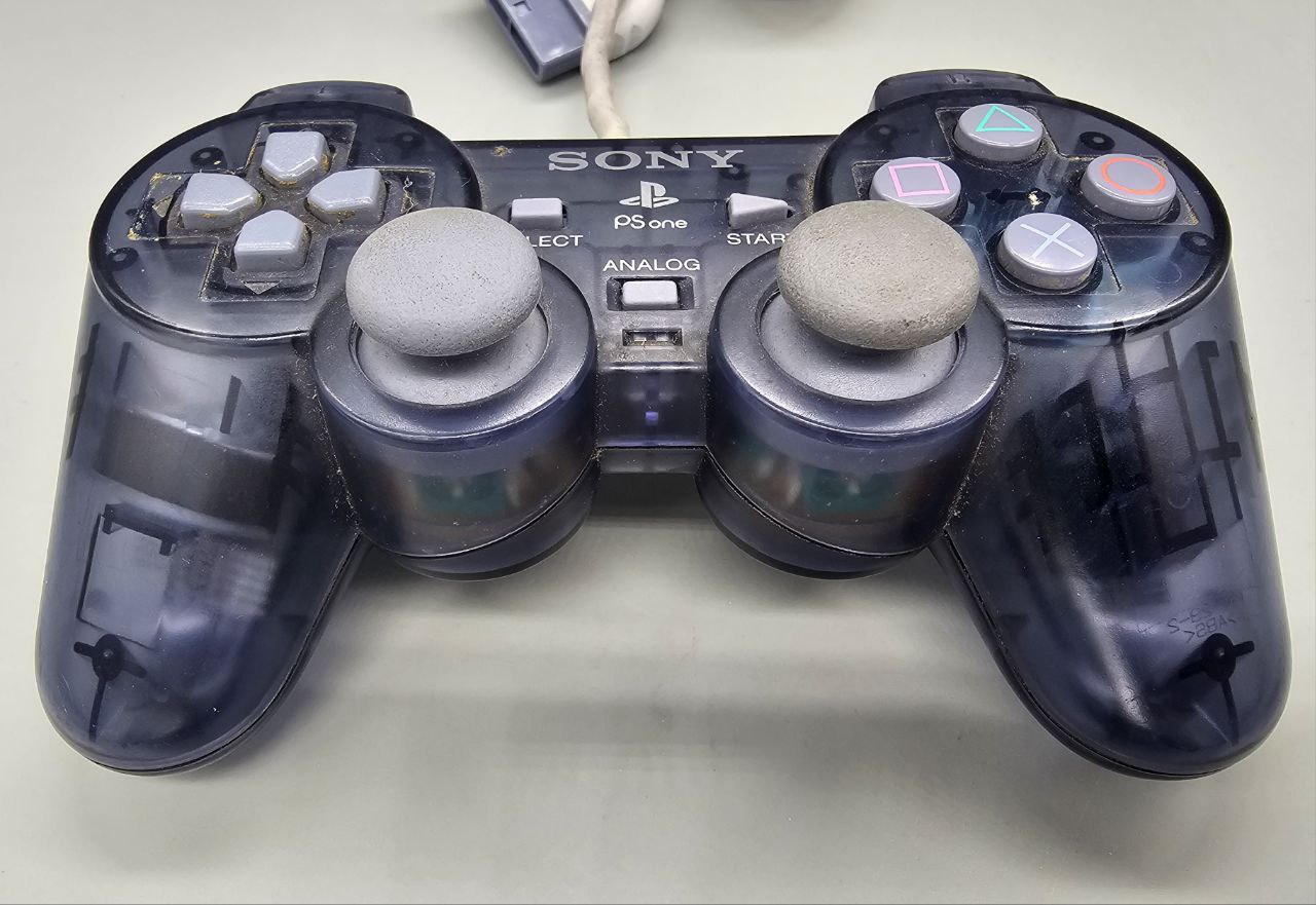 Sony DualShock Controller (Playstation)