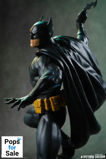DC Comics Maquette 1/6 Batman (Black and Gray Edition) 50 cm