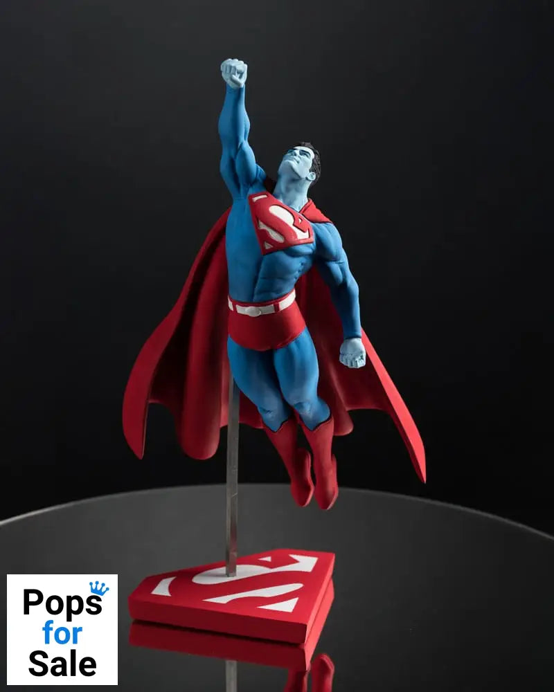 DC Direct Statue 1/10 Superman Red and Blue: Superman by Gary Frank Limited Edition 26 cm
