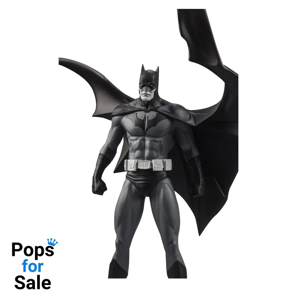 DC Direct  Statue Batman Black & White Batman (by Jorge Jimenez) 27 cm