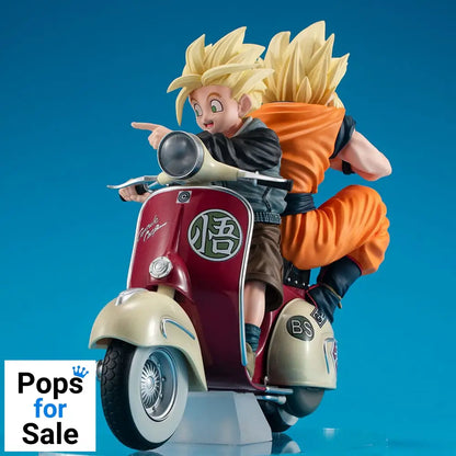 Dragonball Z 05 Desktop Real McCoy PVC Diorama Super Saiyan Son Goku & Super Saiyan Son Gohan & Motorbike 16 cm