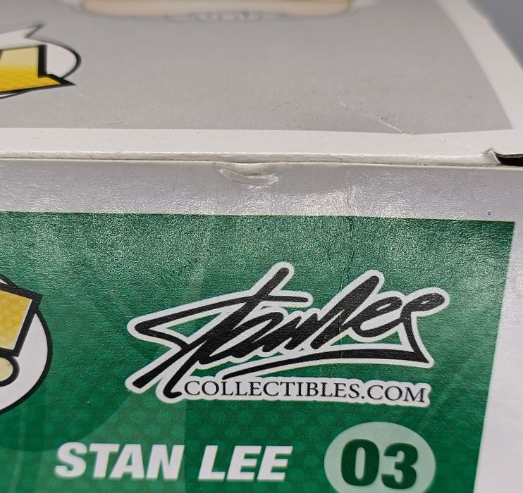 03 Stan Lee (Superhero- Red) - Stan Lee - Funko POP - Box Damaged
