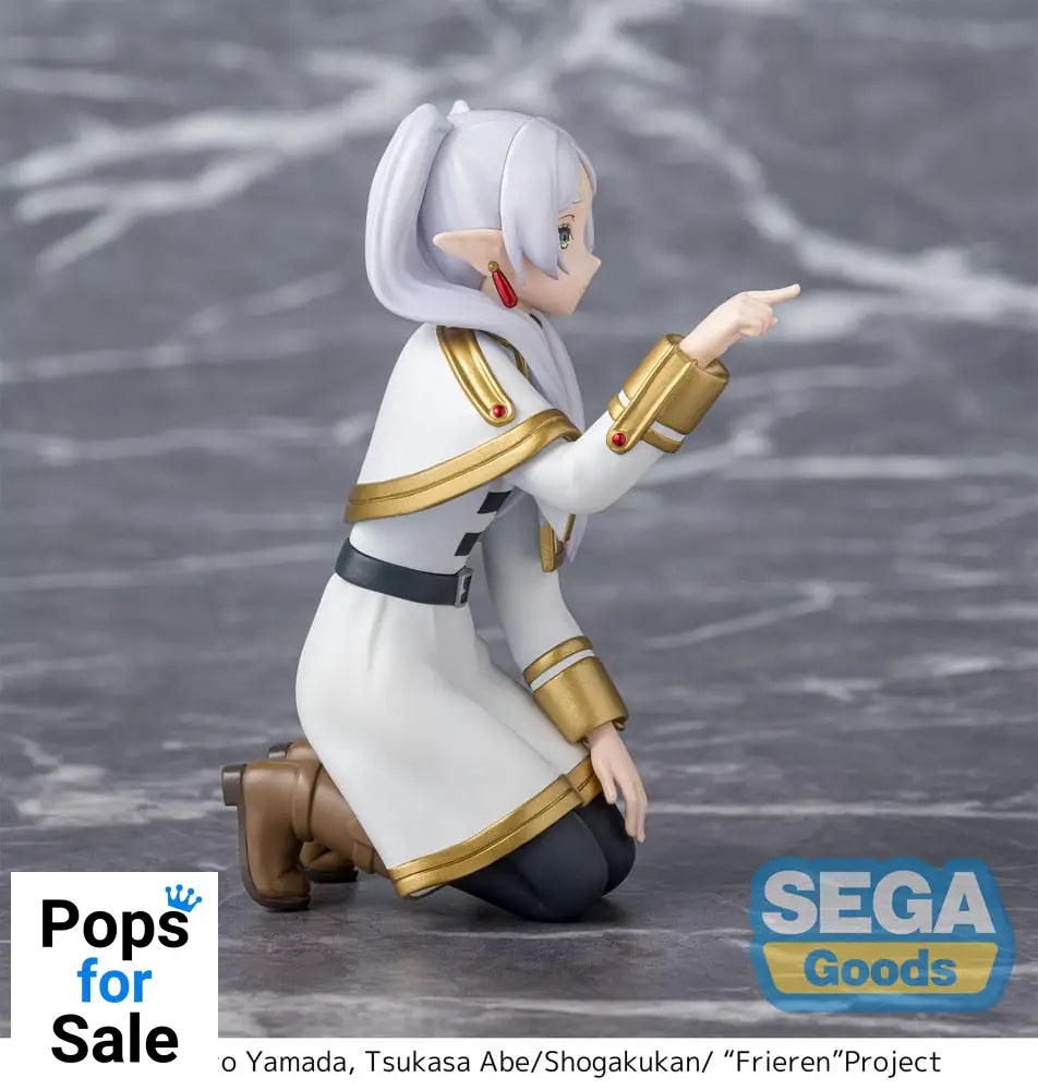 Frieren: Beyond Journey's End PM Perching PVC Statue Frieren Poking Something 10 cm