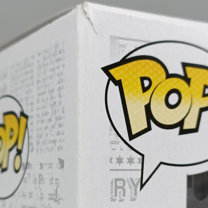 115 Albus Dumbledore (w/ Baby Harry) - Harry Potter Funko POP - Box Damaged