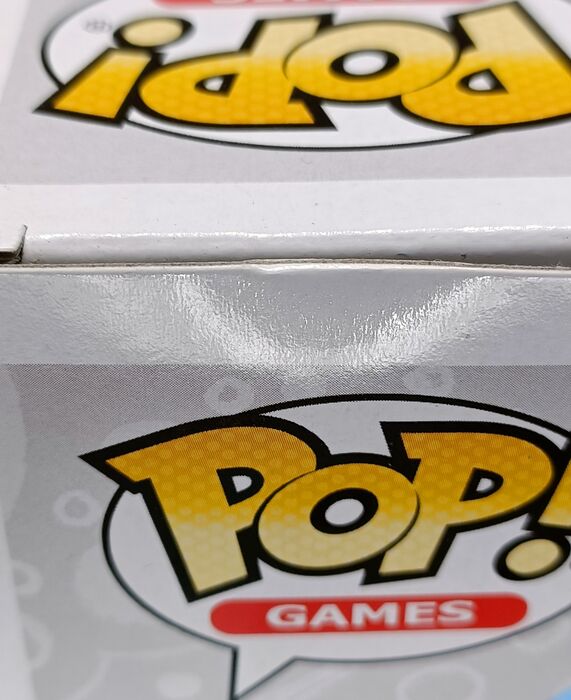 504 Squirtle - Diamond - Pokemon - 2021 Con - Box Damaged Funko POP