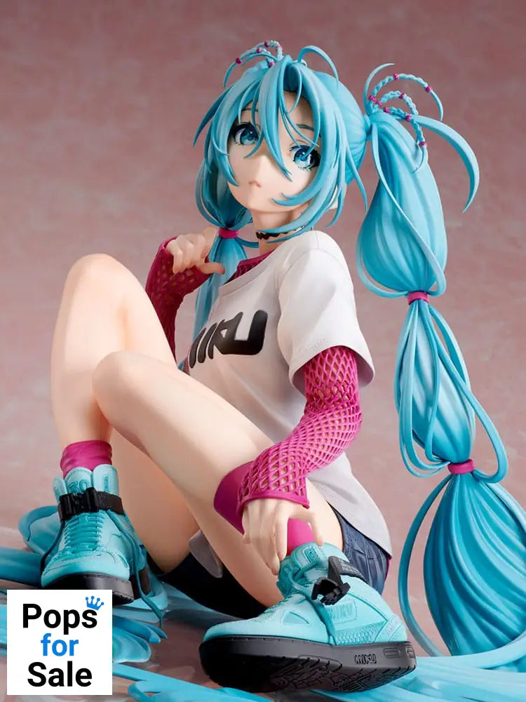 Hatsune Miku Statue 1/4 Yoneyama Mai The Latest Street Style "Cute" 17 cm
