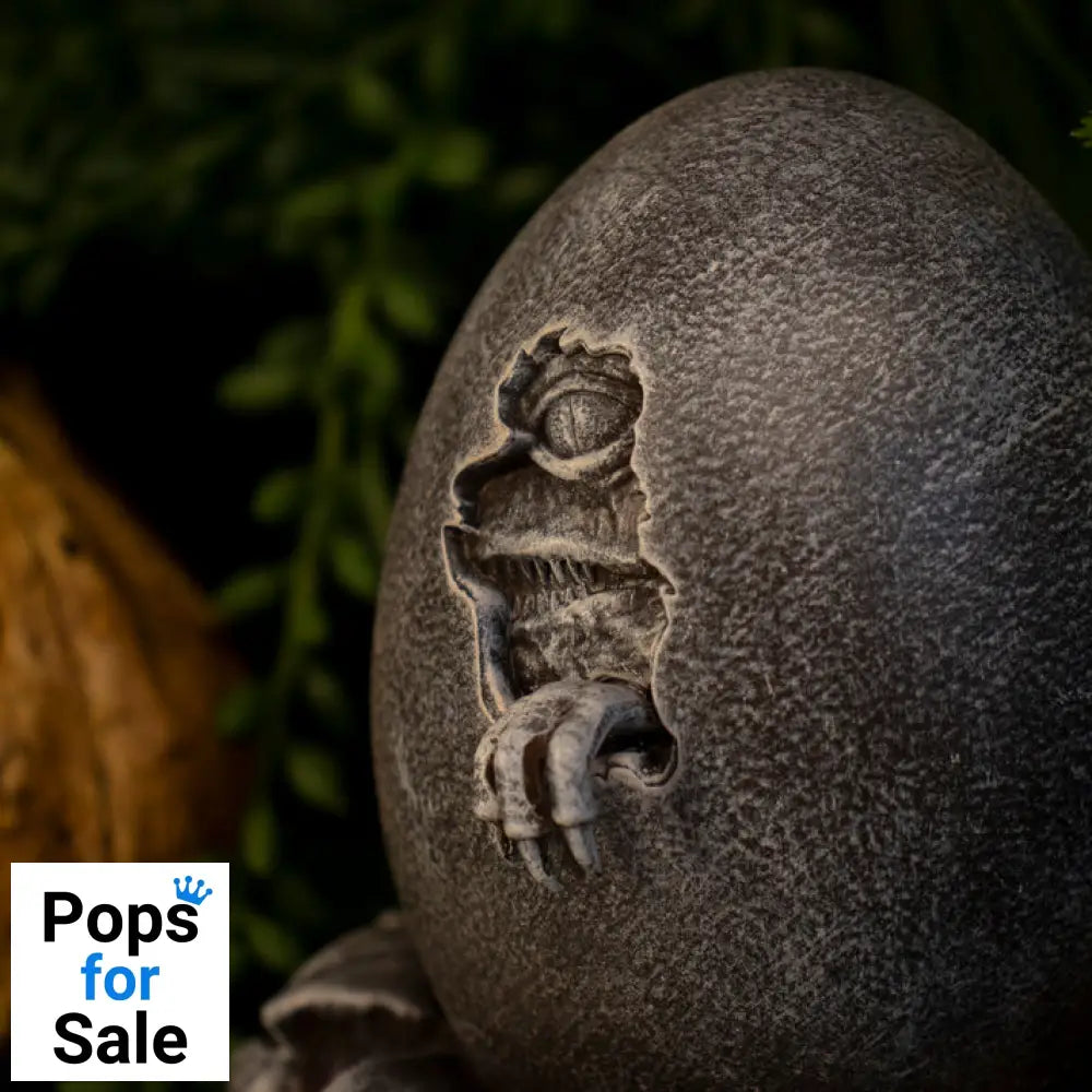 Jurassic Park 30th Anniversary Replica Egg & John Hammond Cane Set Replica