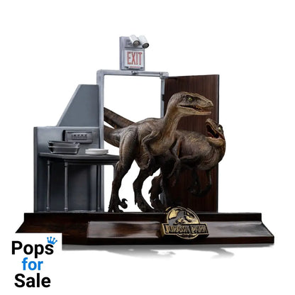 Jurassic Park Art Scale Statue 1/10 Raptors at the Kitchen's Door 28 cm