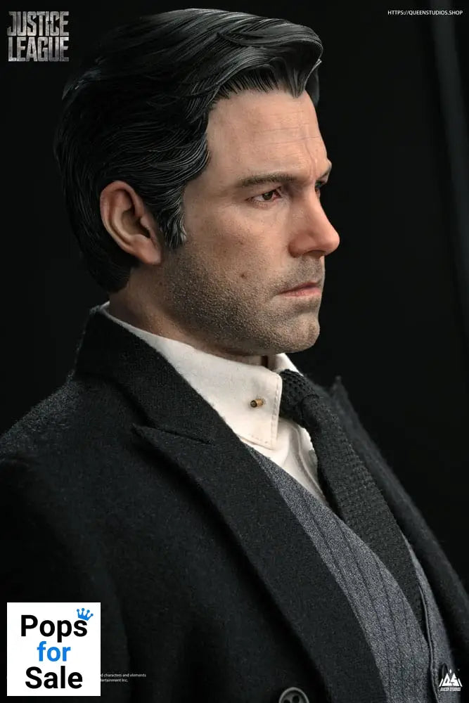 Justice League Statue 1/4 Bruce Wayne (Ben Affleck) 51 cm