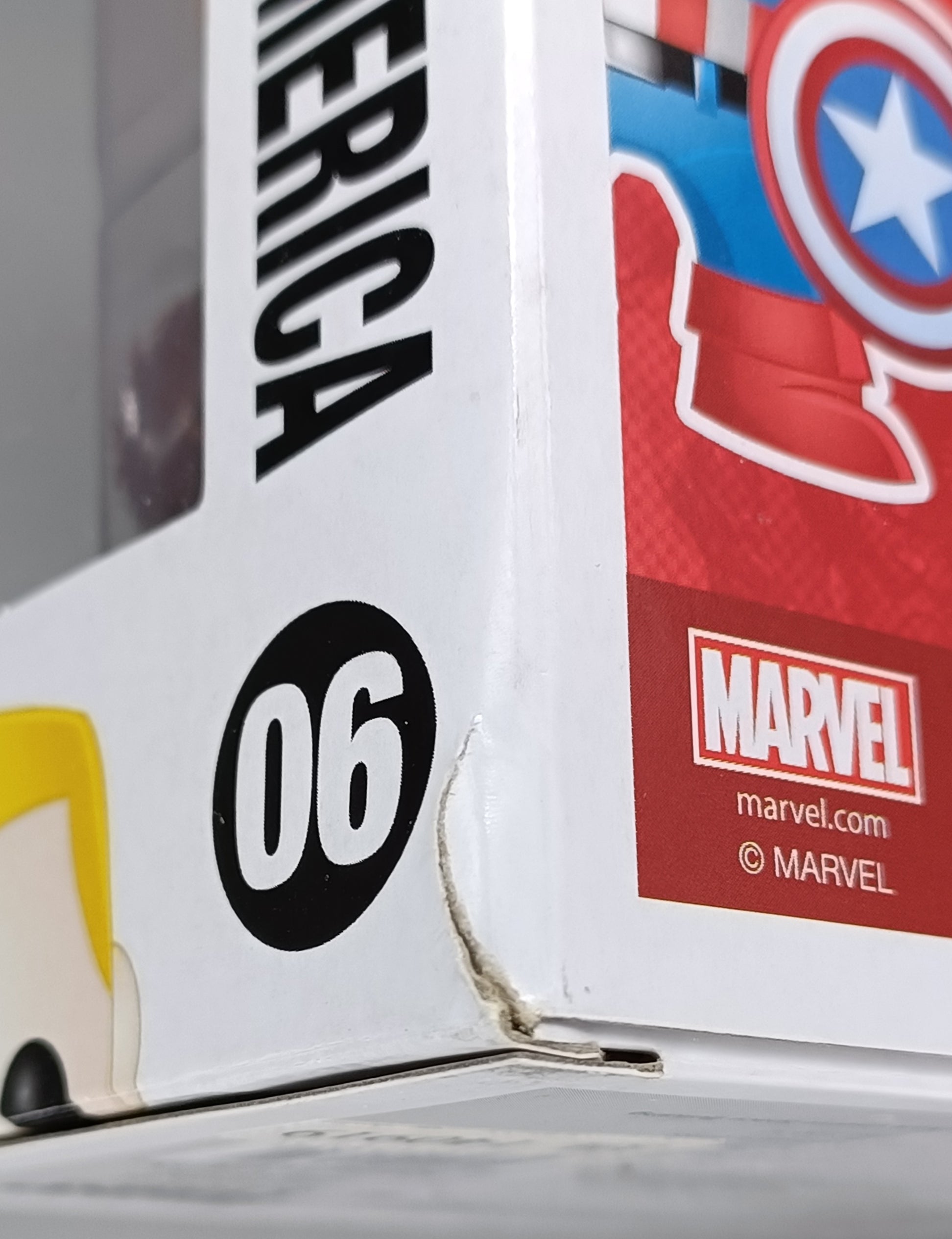 #06 Unmasked Captain America - Metallic - Marvel Box Damaged Funko POP