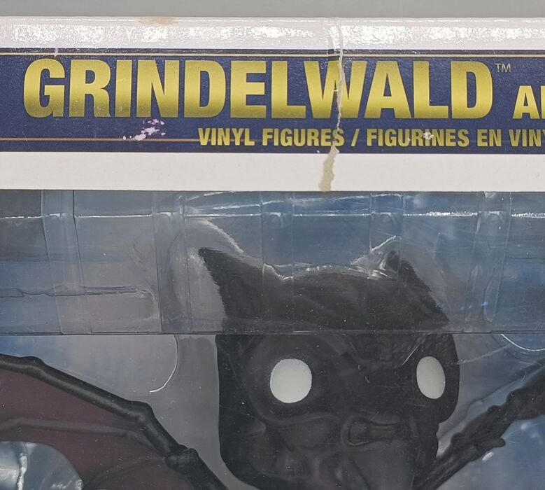 #30 Grindelwald and Thestral Movie Moment Fantastic Beasts - Box Damaged Funko POP