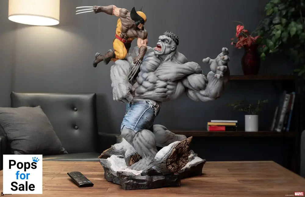 Marvel Statue Grey Hulk vs Wolverine 58 cm