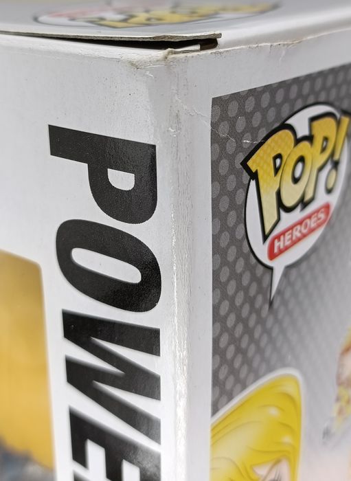 94 Power Girl - DC Super Heroes - Funko POP - Box Damaged
