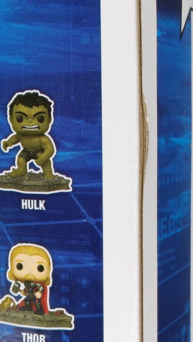 588 Avengers Assemble: Black Widow Deluxe Marvel Funko POP - Box Damaged