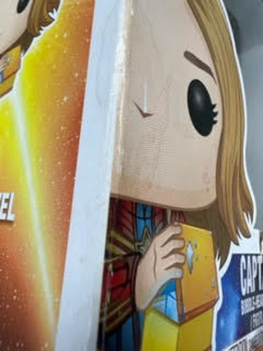 #444 Captain Marvel (w/ Tesseract) - Glow - Marvel Box Damaged Funko POP