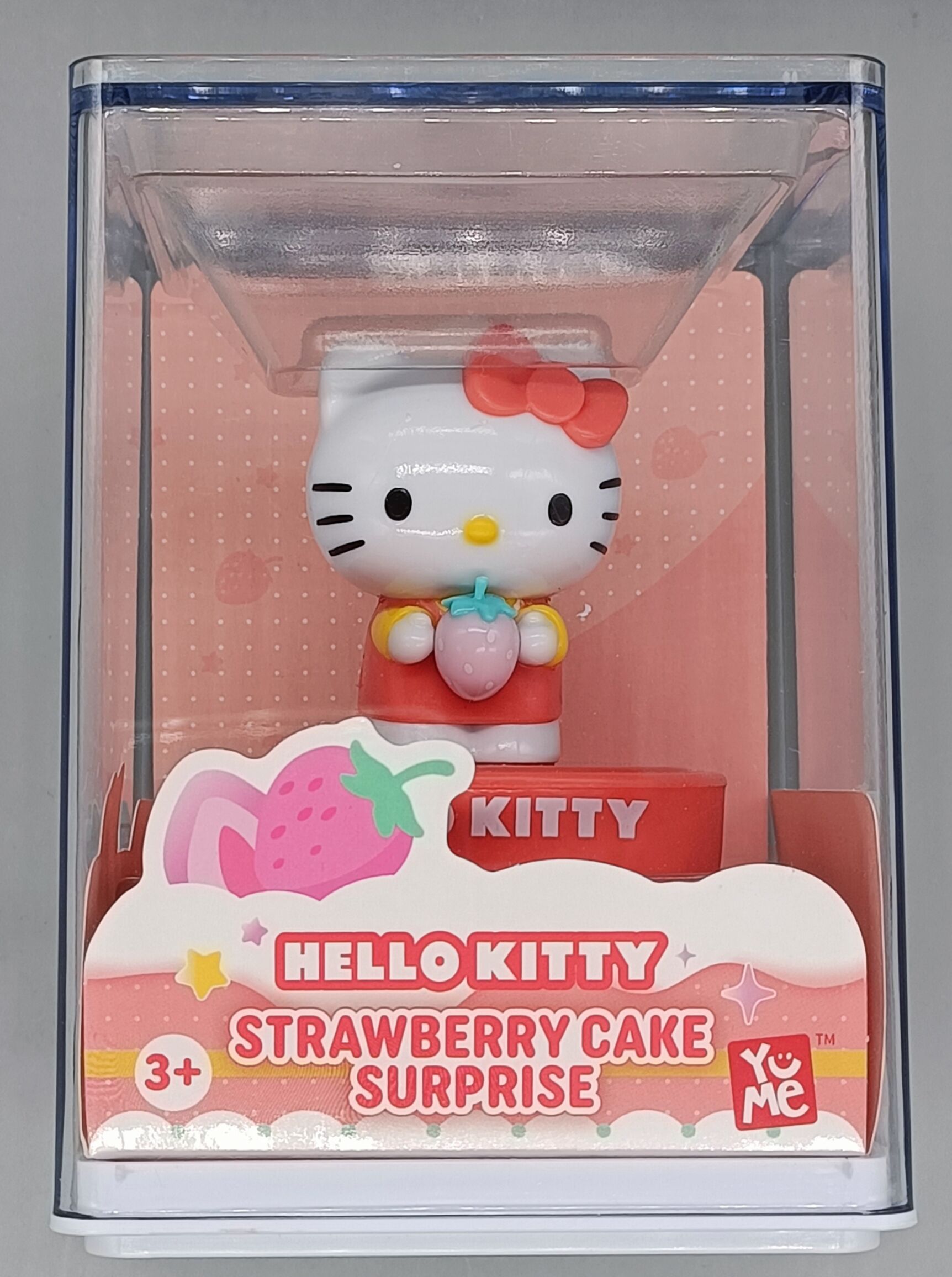 Hello Kitty - Strawberry Cake Surprise