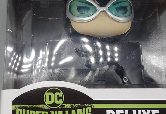 269 Catwoman - Deluxe Jim Lee - DC Super-Villain Funko POP - Box Damaged