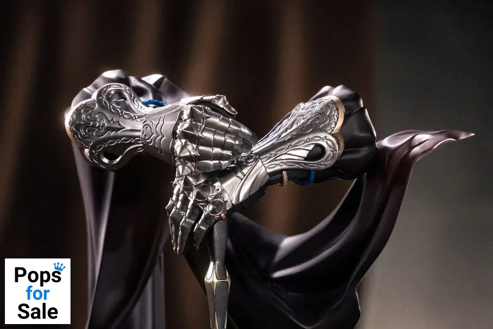 Reverse: 1999 Limepie Series PVC Statue Knight 17 cm Statues