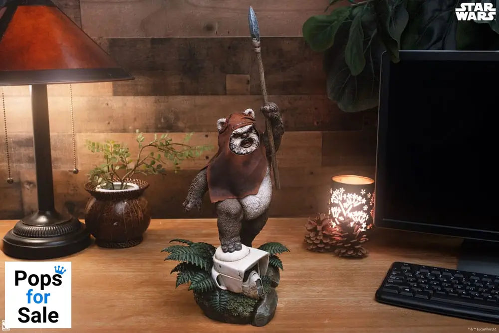 Star Wars: Episode VI - Return of the Jedi Premium Format Statue Wicket 46 cm