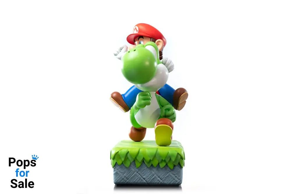 Super Mario Statue Mario & Yoshi 48 cm Statues