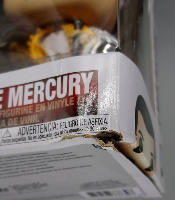 #96 Freddie Mercury (Wembley 1986) Rocks - Queen Box Damaged Funko POP