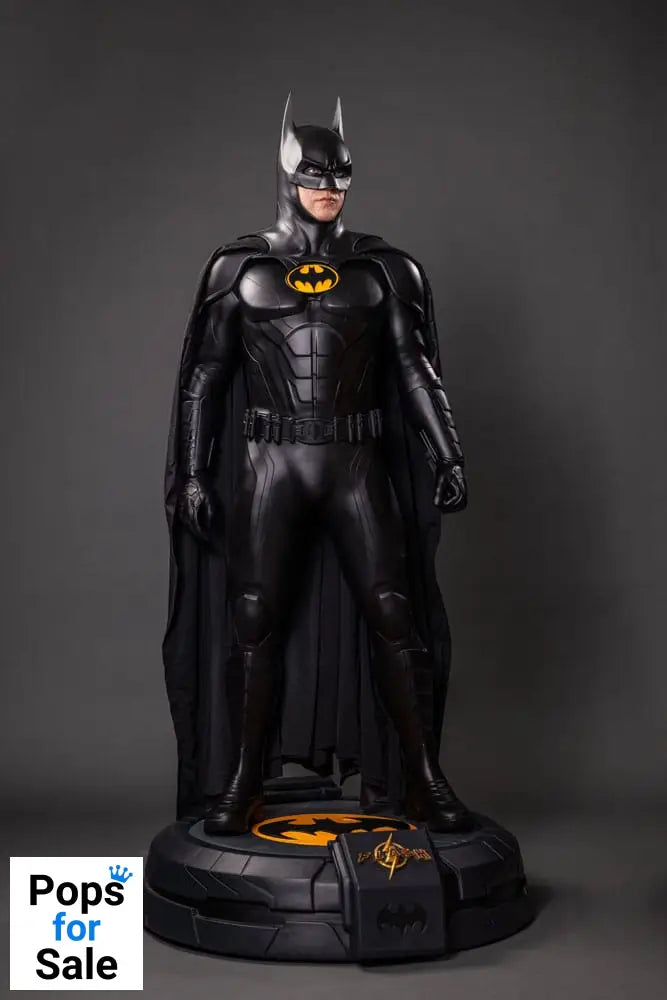 The Flash Life-Size Statue Batman Keaton 2 211 cm