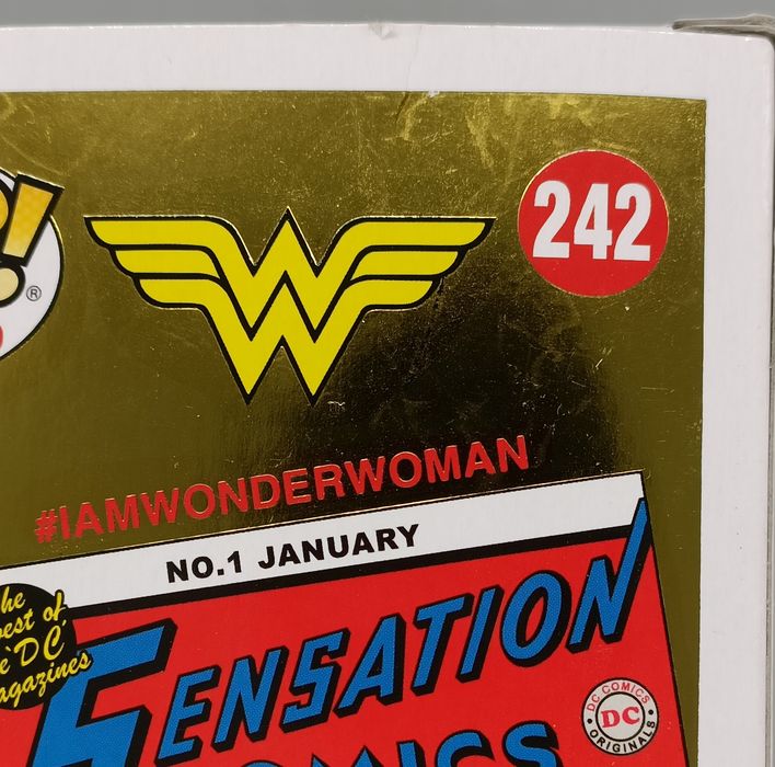 #242 Wonder Woman (First Appearance) - DC - 2018 Con Box Damaged Funko POP