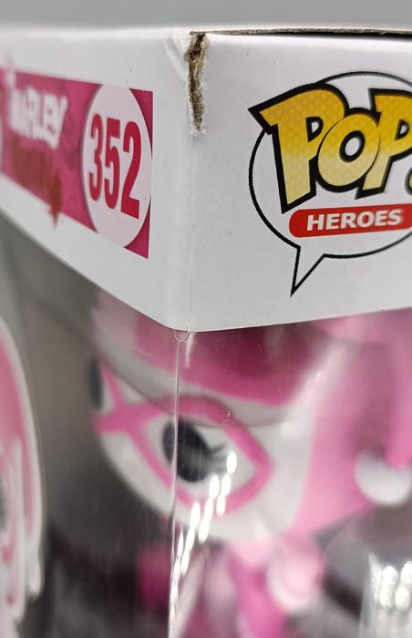 352 Harley Quinn (BCA) - DC Breast Cancer Awareness Funko POP - Box Damaged