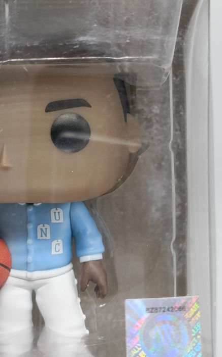 75 Michael Jordan (UNC- Warm Ups) - NBA - Funko POP - Box Damaged