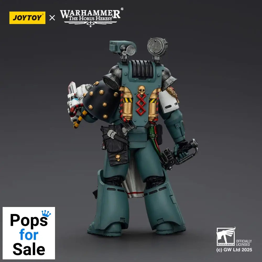 Warhammer 40,000: Sons of Horus Action Figure Legion Apothecary 12 cm